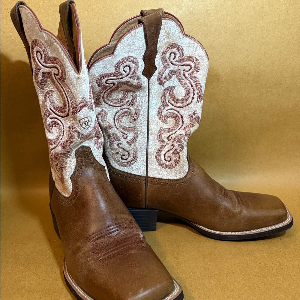 SOLD Women's Brown and Cream Western Boots